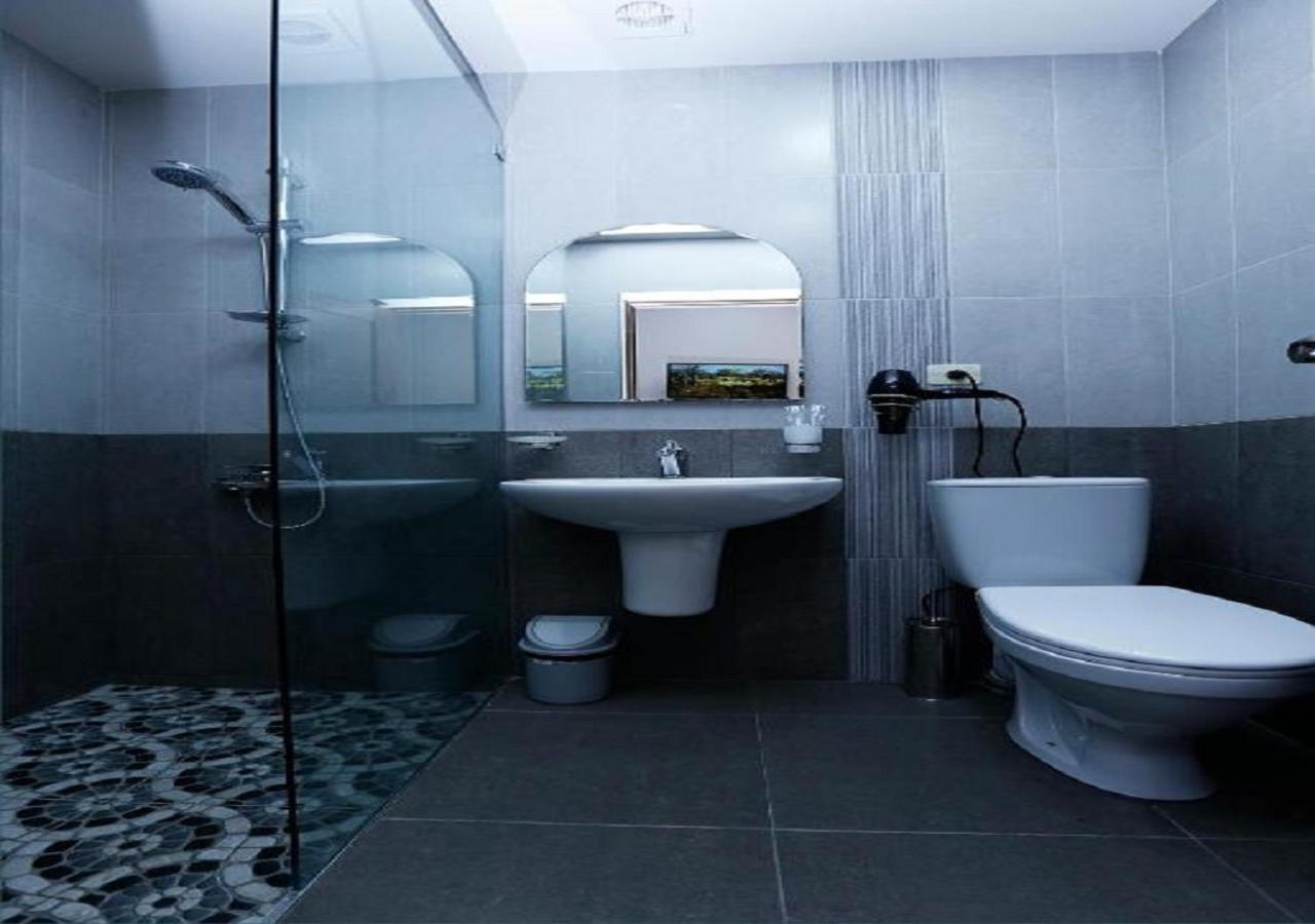 Yard Guesthouse Ереван Экстерьер фото