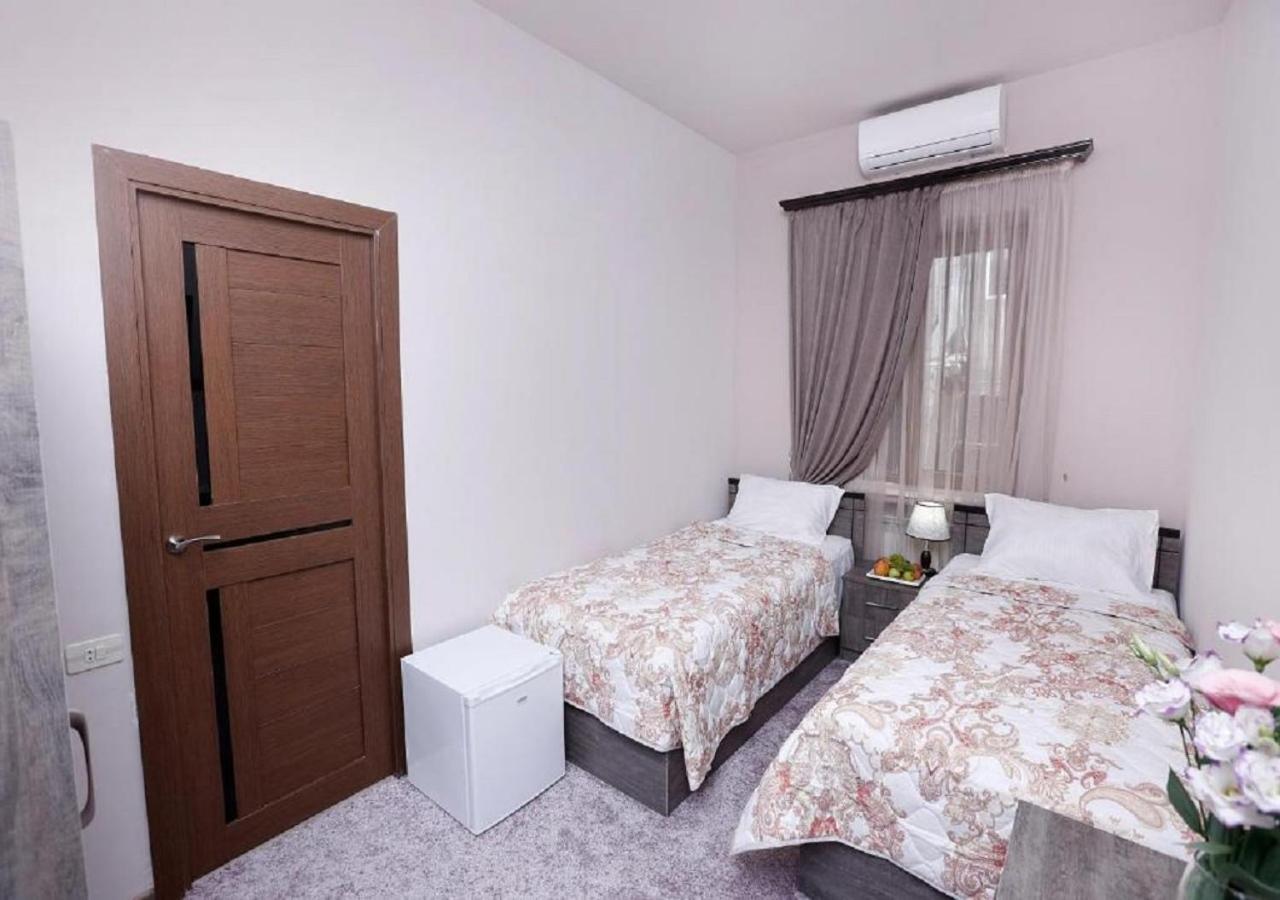 Yard Guesthouse Ереван Экстерьер фото