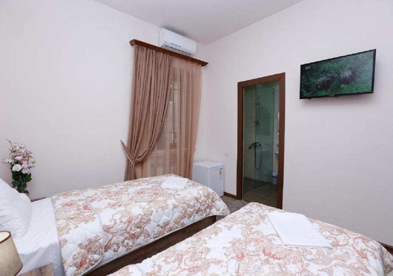 Yard Guesthouse Ереван Экстерьер фото